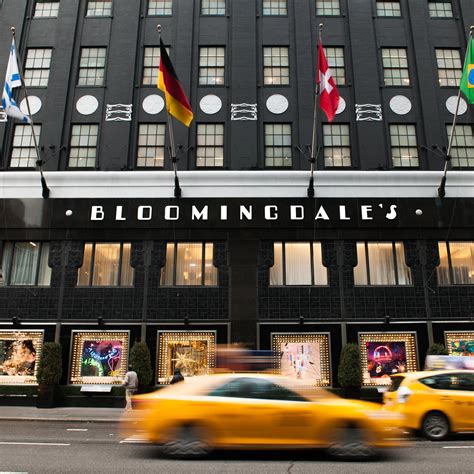 bloomingdale's 59th street store hours.